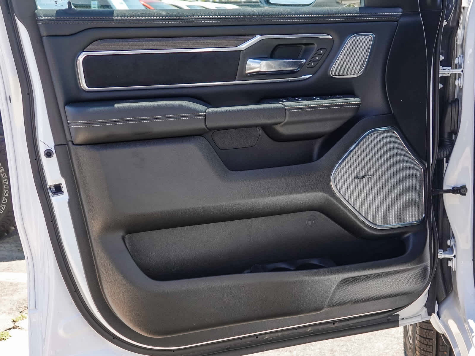 2026 RAM 1500 RAM 1500 LARAMIE CREW CAB 4X4 5'7' BOX