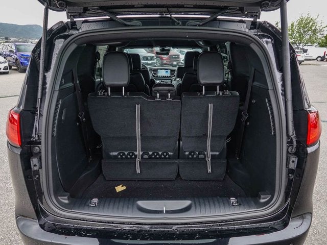 2026 Chrysler Voyager VOYAGER LX