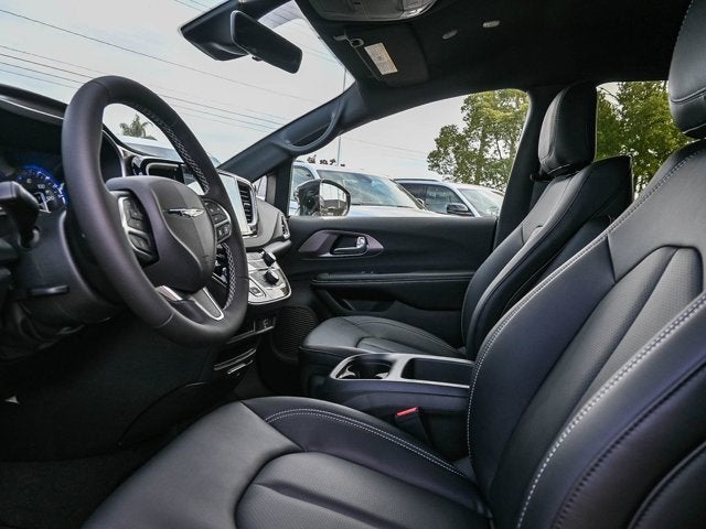 2026 Chrysler Voyager VOYAGER LX