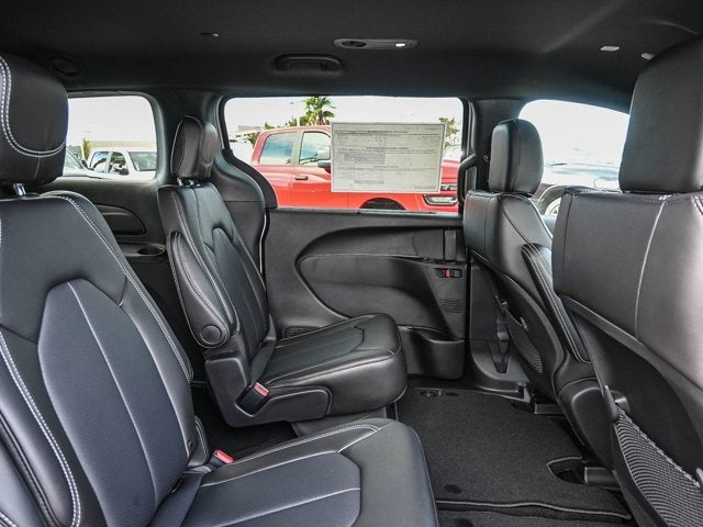 2026 Chrysler Voyager VOYAGER LX