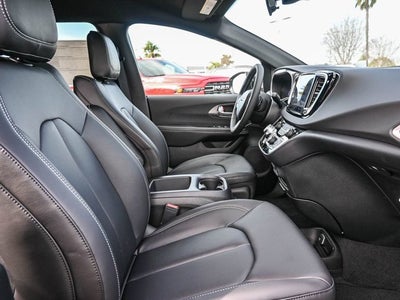 2026 Chrysler Voyager VOYAGER LX