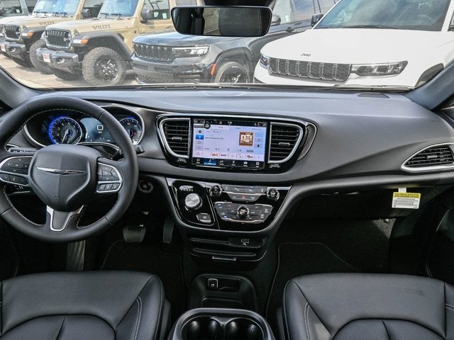 2026 Chrysler Voyager VOYAGER LX