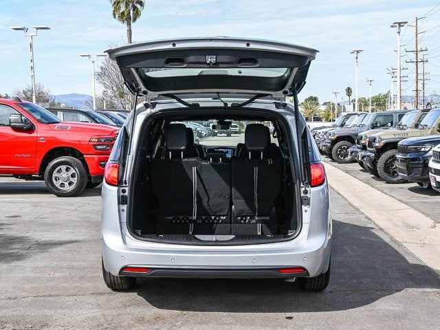 2026 Chrysler Voyager VOYAGER LX