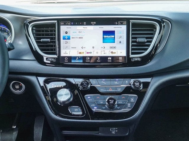 2026 Chrysler Voyager VOYAGER LX