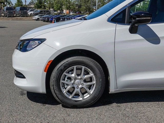 2026 Chrysler Voyager VOYAGER LX