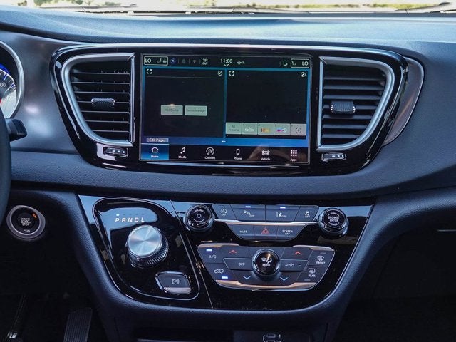 2026 Chrysler Voyager VOYAGER LX