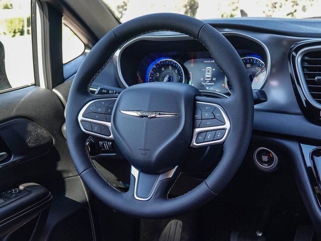 2026 Chrysler Voyager VOYAGER LX