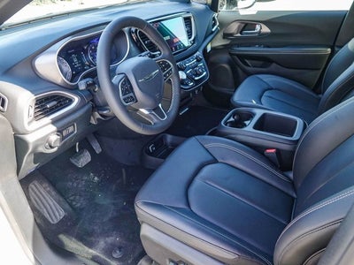 2026 Chrysler Voyager VOYAGER LX