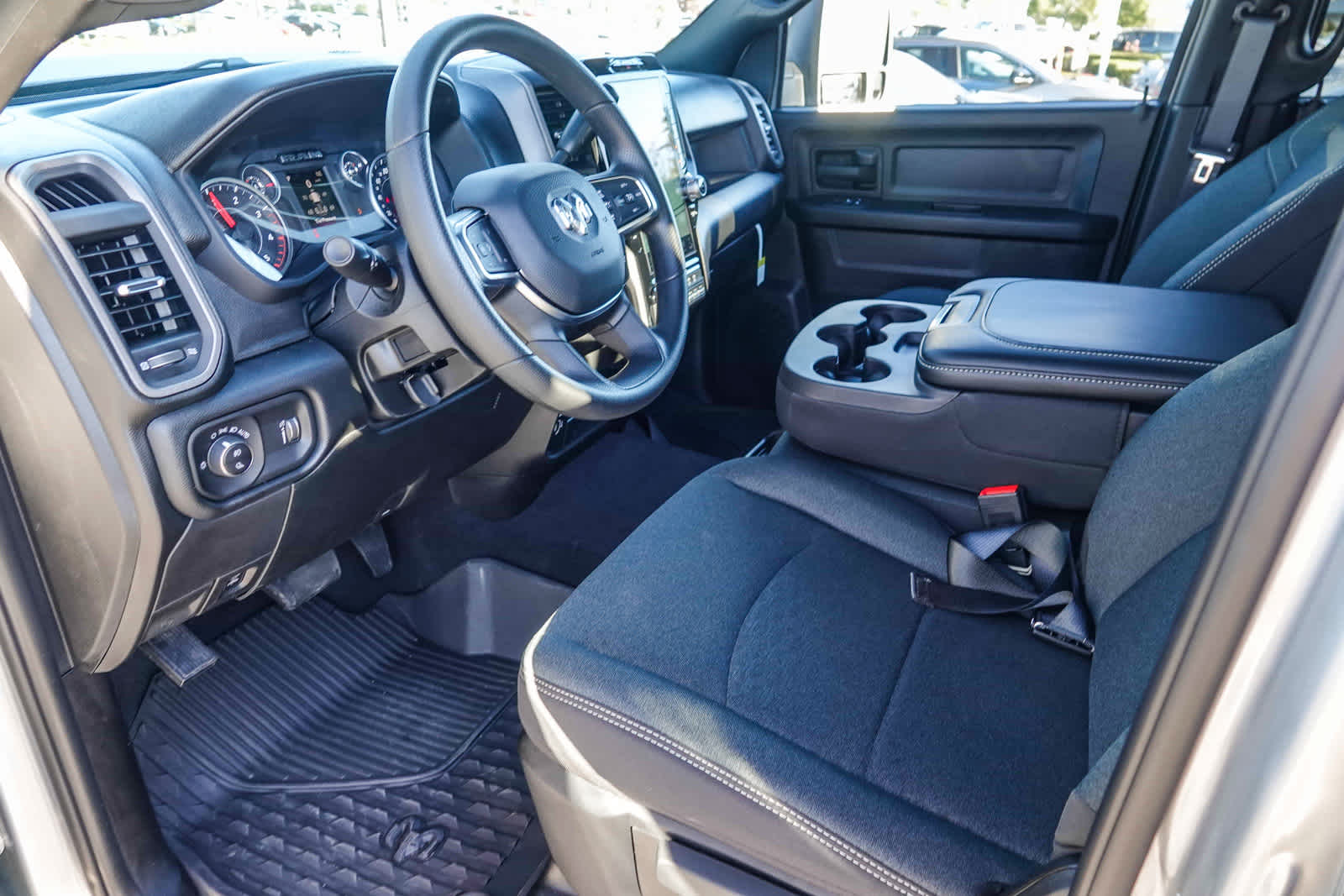 2026 RAM 2500 RAM 2500 BLACK EXPRESS CREW CAB 4X4 6'4' BOX