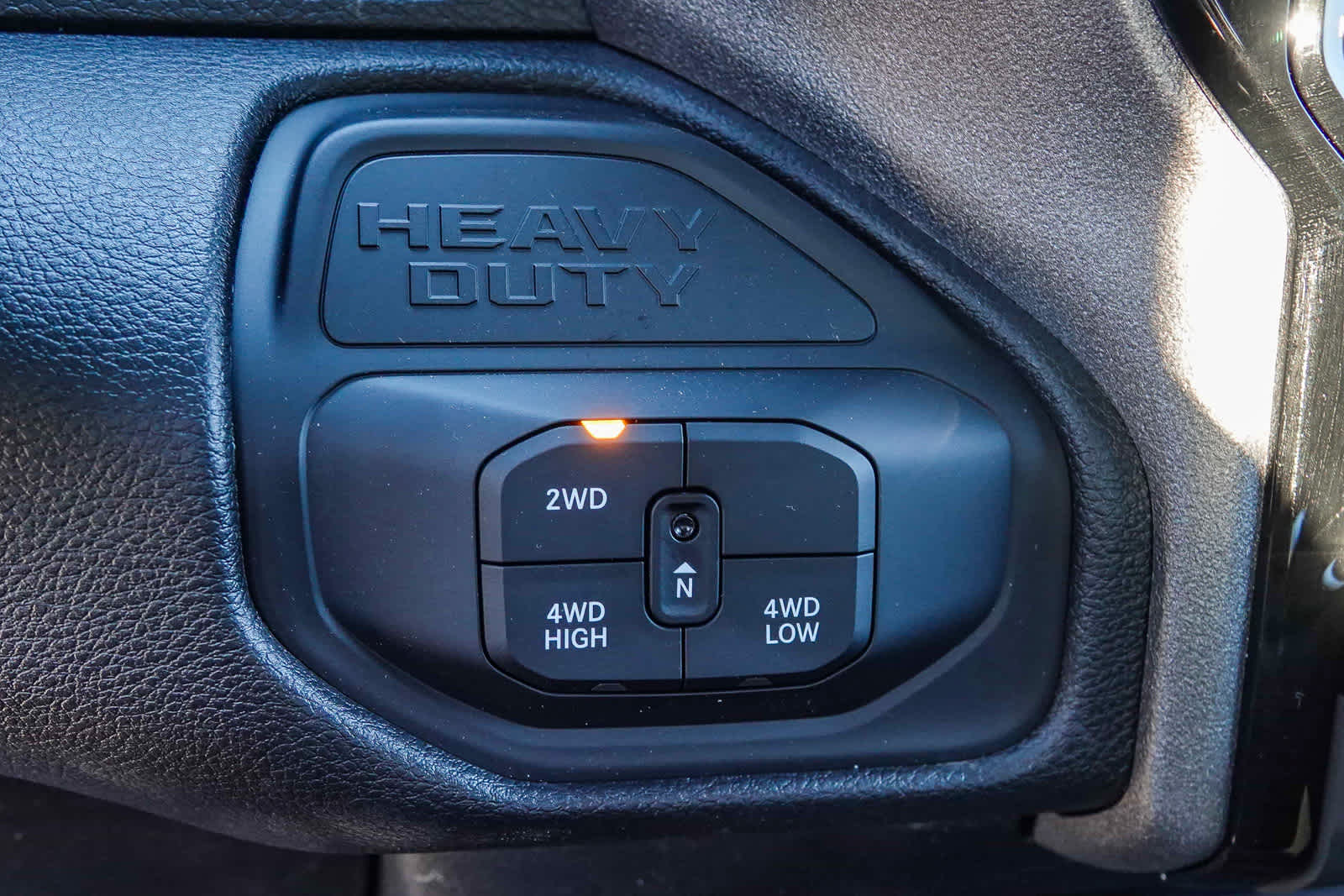 2026 RAM 2500 RAM 2500 BLACK EXPRESS CREW CAB 4X4 6'4' BOX