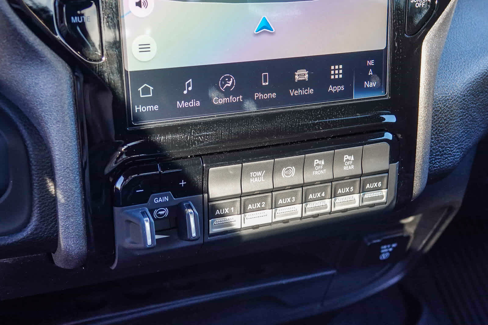 2026 RAM 2500 RAM 2500 BLACK EXPRESS CREW CAB 4X4 6'4' BOX