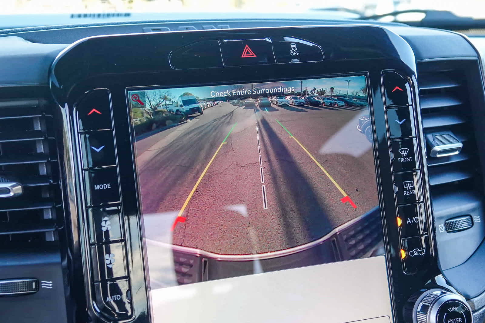 2026 RAM 2500 RAM 2500 BLACK EXPRESS CREW CAB 4X4 6'4' BOX