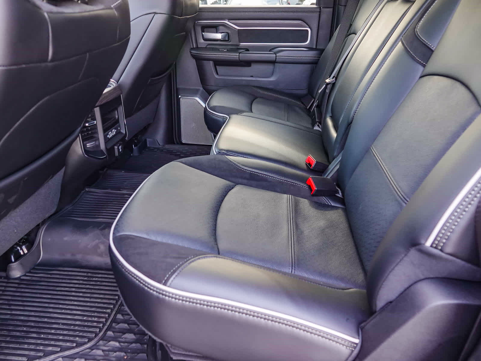 2026 RAM 2500 RAM 2500 LARAMIE CREW CAB 4X4 6'4' BOX