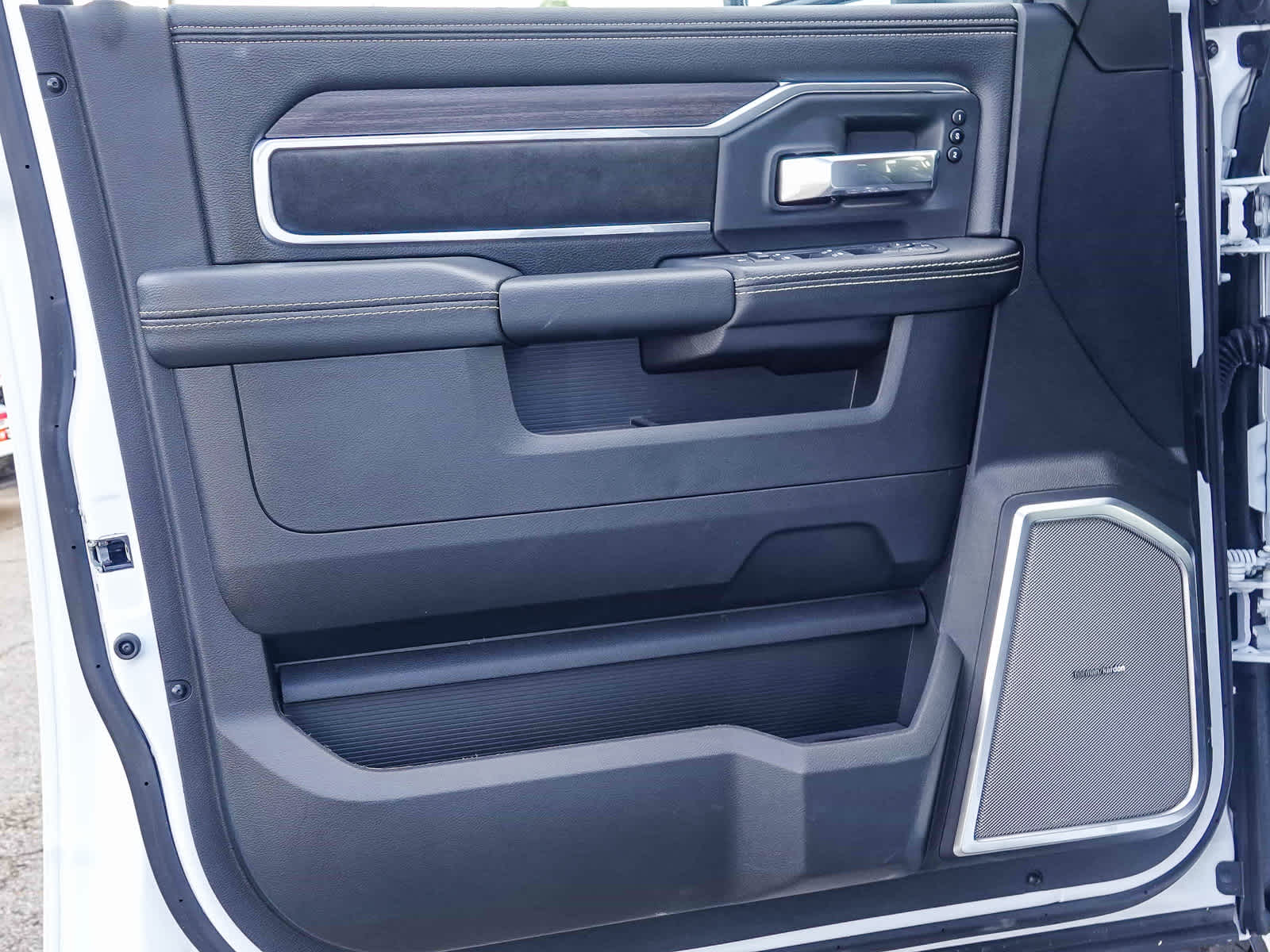 2026 RAM 2500 RAM 2500 LARAMIE CREW CAB 4X4 6'4' BOX