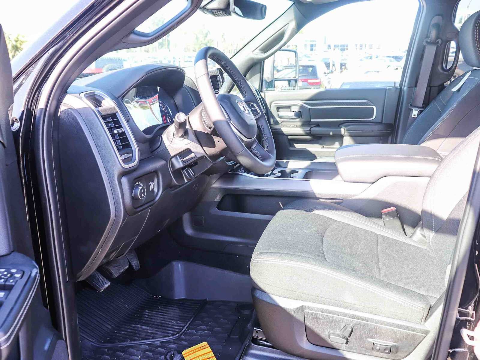 2026 RAM 3500 RAM 3500 BIG HORN CREW CAB 4X4 8' BOX