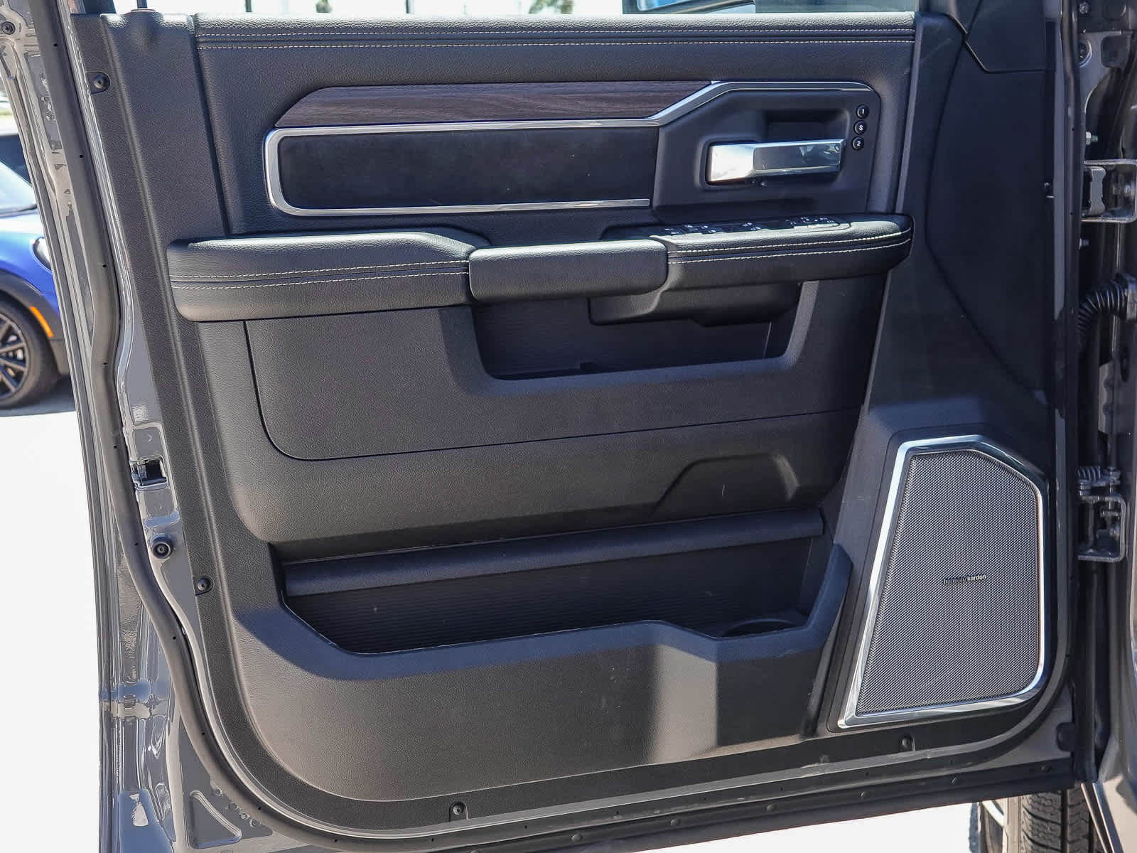 2026 RAM 3500 RAM 3500 LARAMIE MEGA CAB 4X4 6'4' BOX
