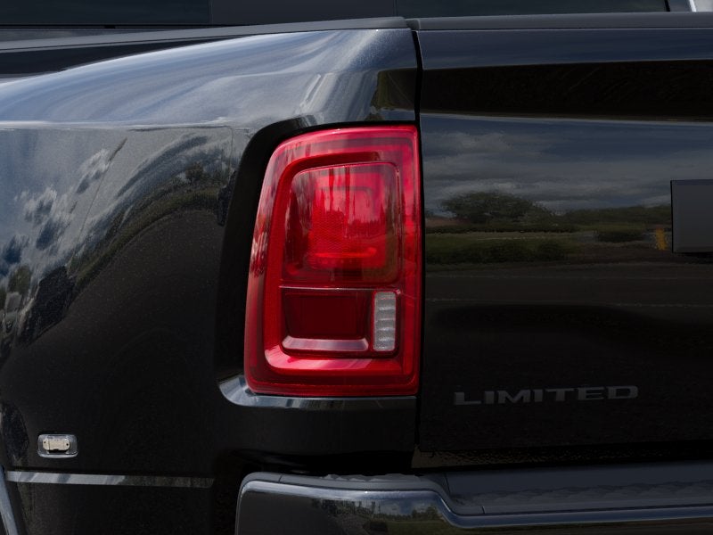 2026 RAM 3500 RAM 3500 LIMITED MEGA CAB 4X4 6'4' BOX