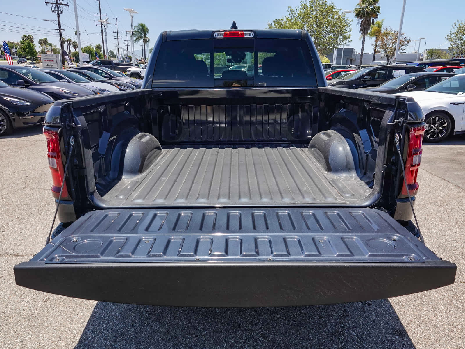 2026 RAM 1500 RAM 1500 EXPRESS CREW CAB 4X4 5'7' BOX