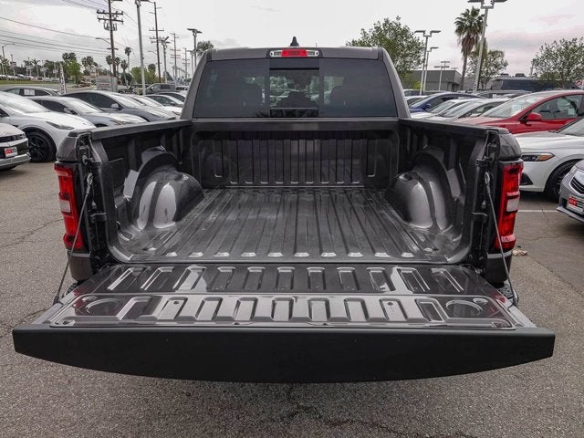 2026 RAM 1500 RAM 1500 EXPRESS CREW CAB 4X4 5'7' BOX