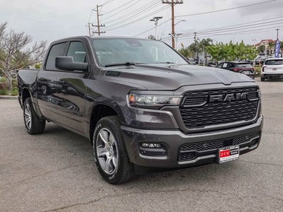 2026 RAM 1500 RAM 1500 EXPRESS CREW CAB 4X4 5'7' BOX