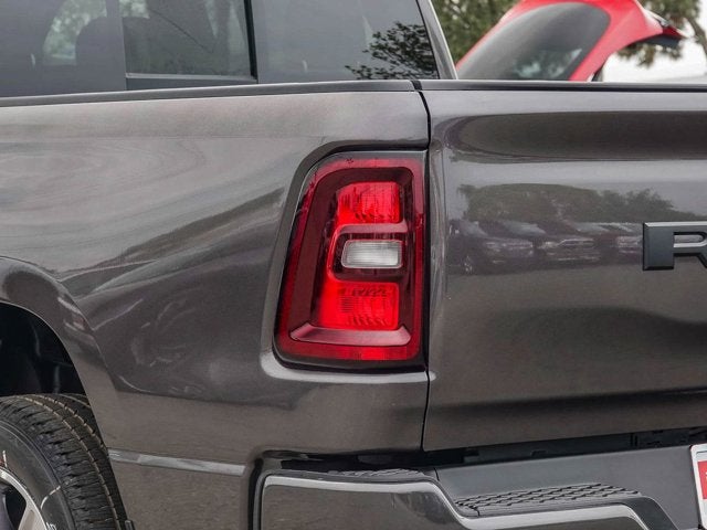 2026 RAM 1500 RAM 1500 EXPRESS CREW CAB 4X4 5'7' BOX