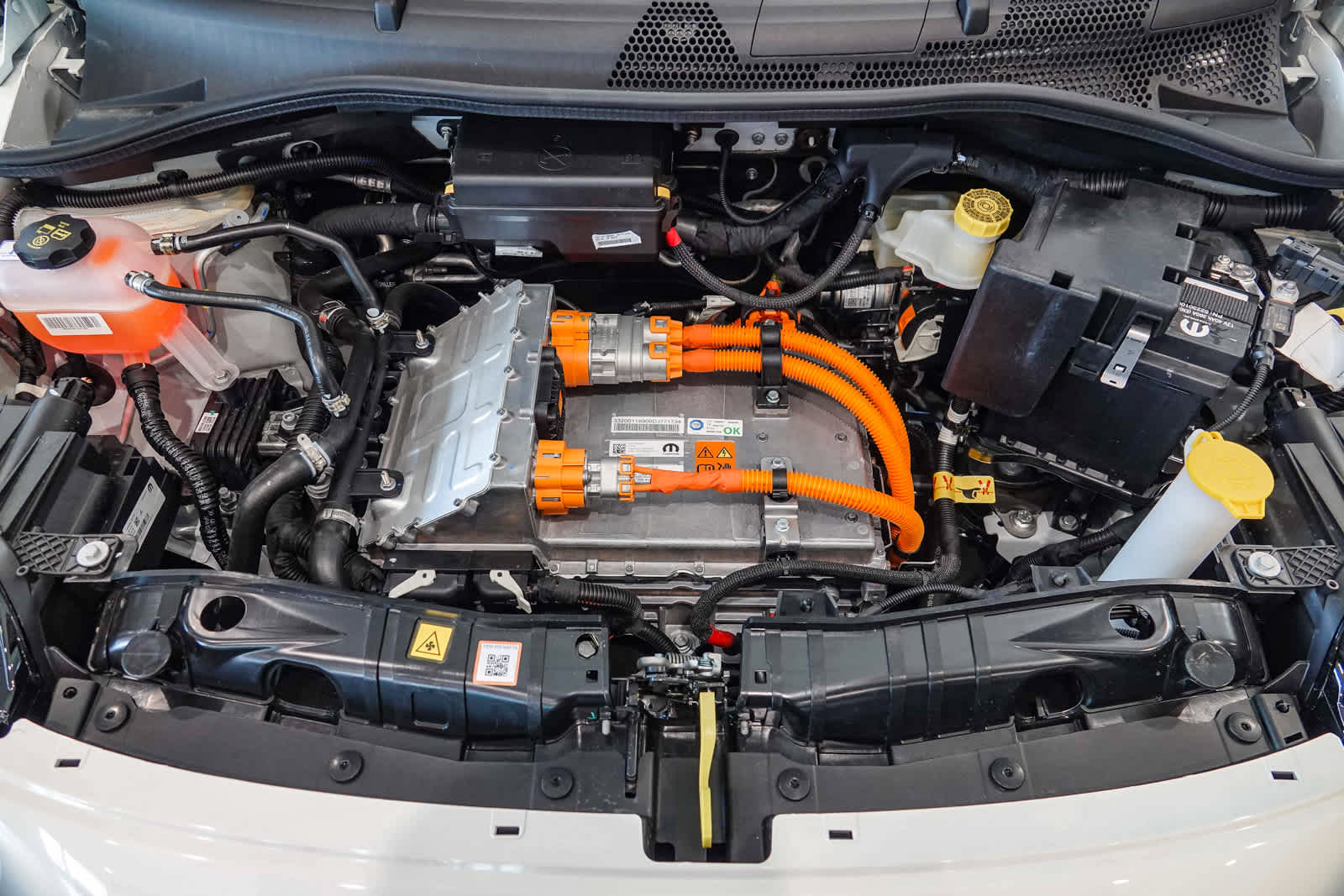 2025 FIAT 500e 500e ICONA