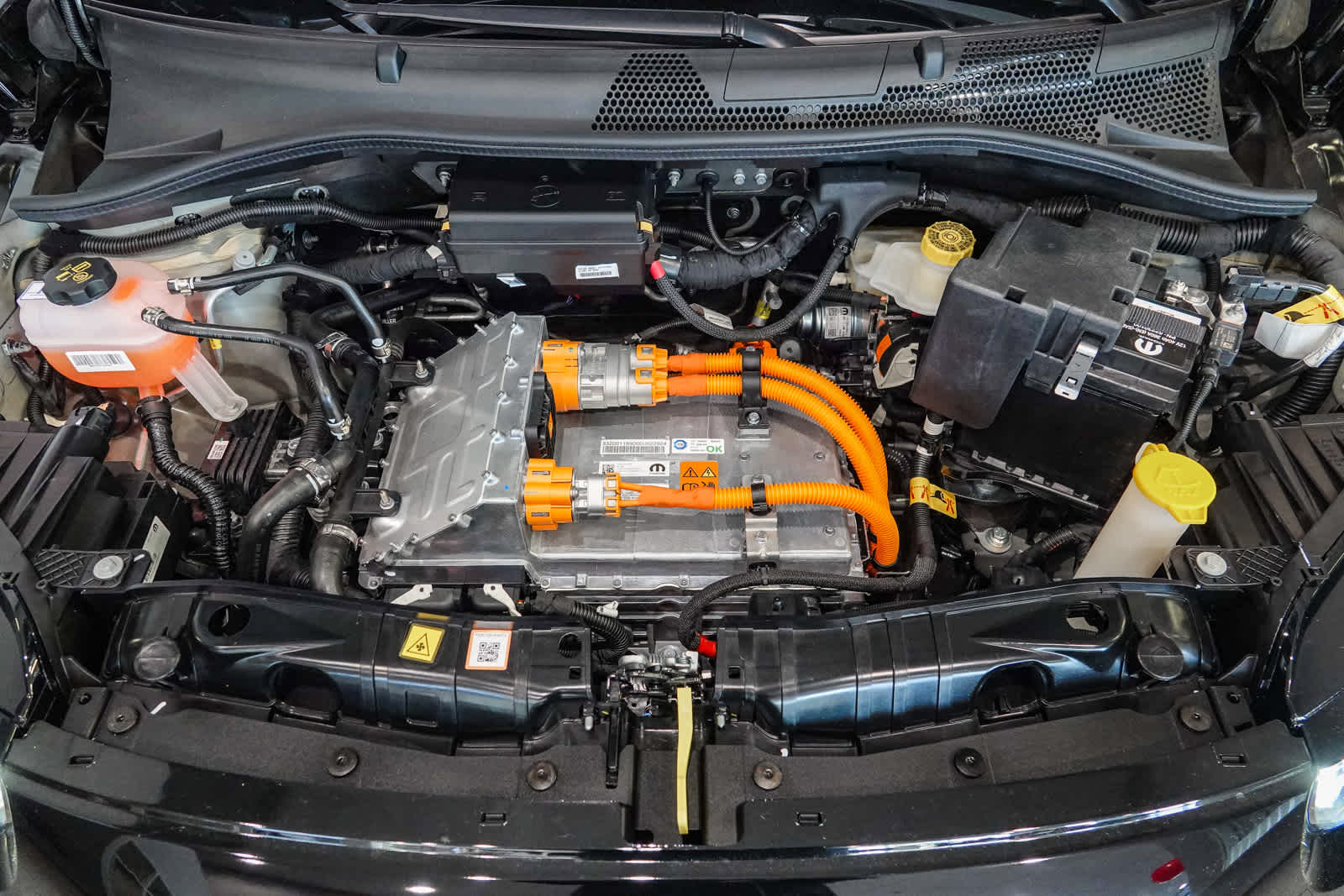 2025 FIAT 500e 500e ICONA