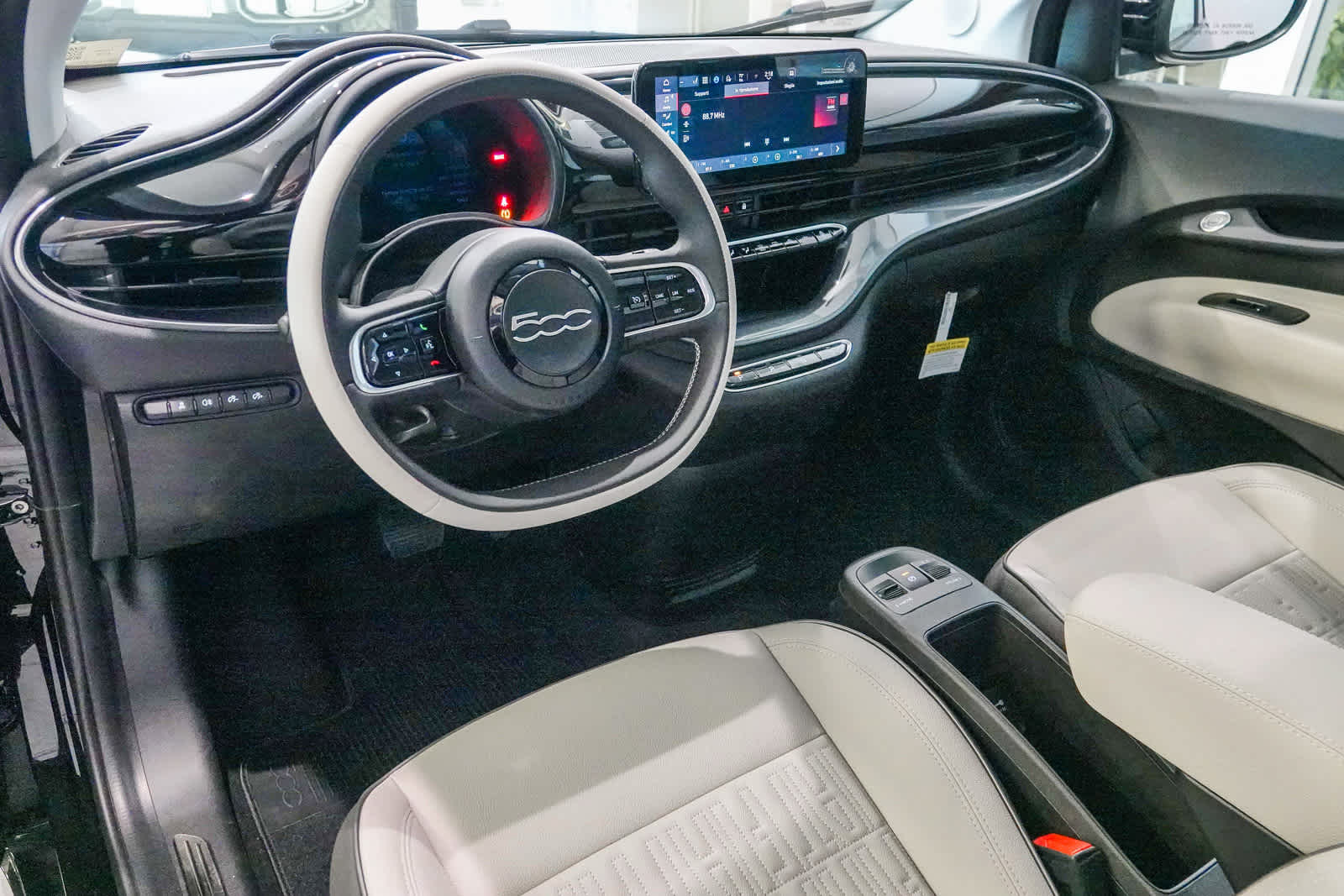 2025 FIAT 500e 500e ICONA