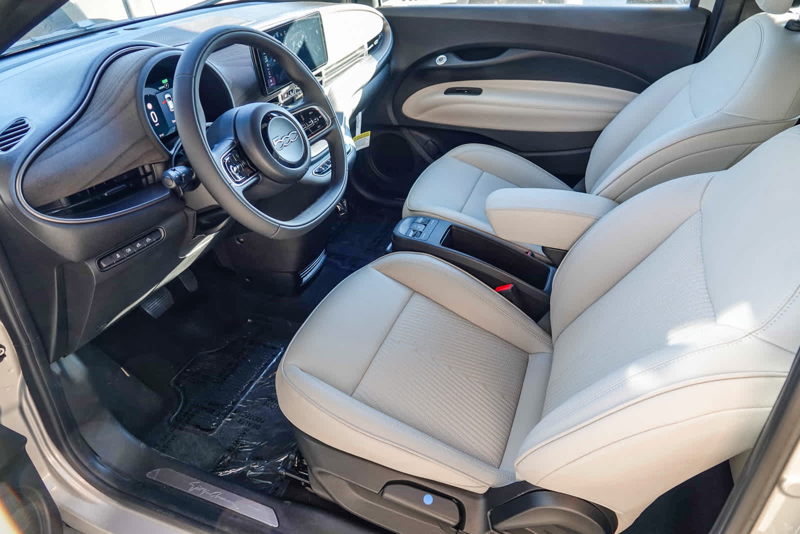 2025 FIAT 500e GIORGIO ARMANI Collector's Edition